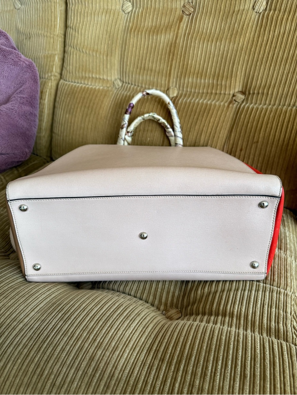 Fendi Peekaboo Medium Leather Tote in Pale Pink - Picture 4 of 16